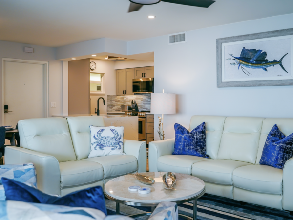 Beautiful 7th Floor Penthouse Condo with Gulf Front View